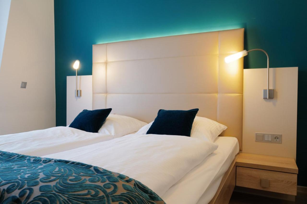 Hotel Trapp 로데스하임암라인 외부 사진