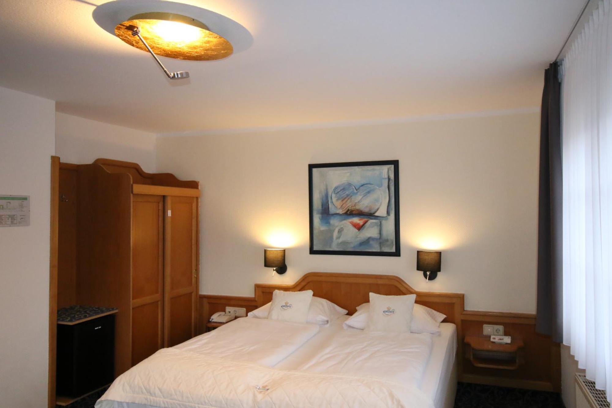 Hotel Trapp 로데스하임암라인 외부 사진