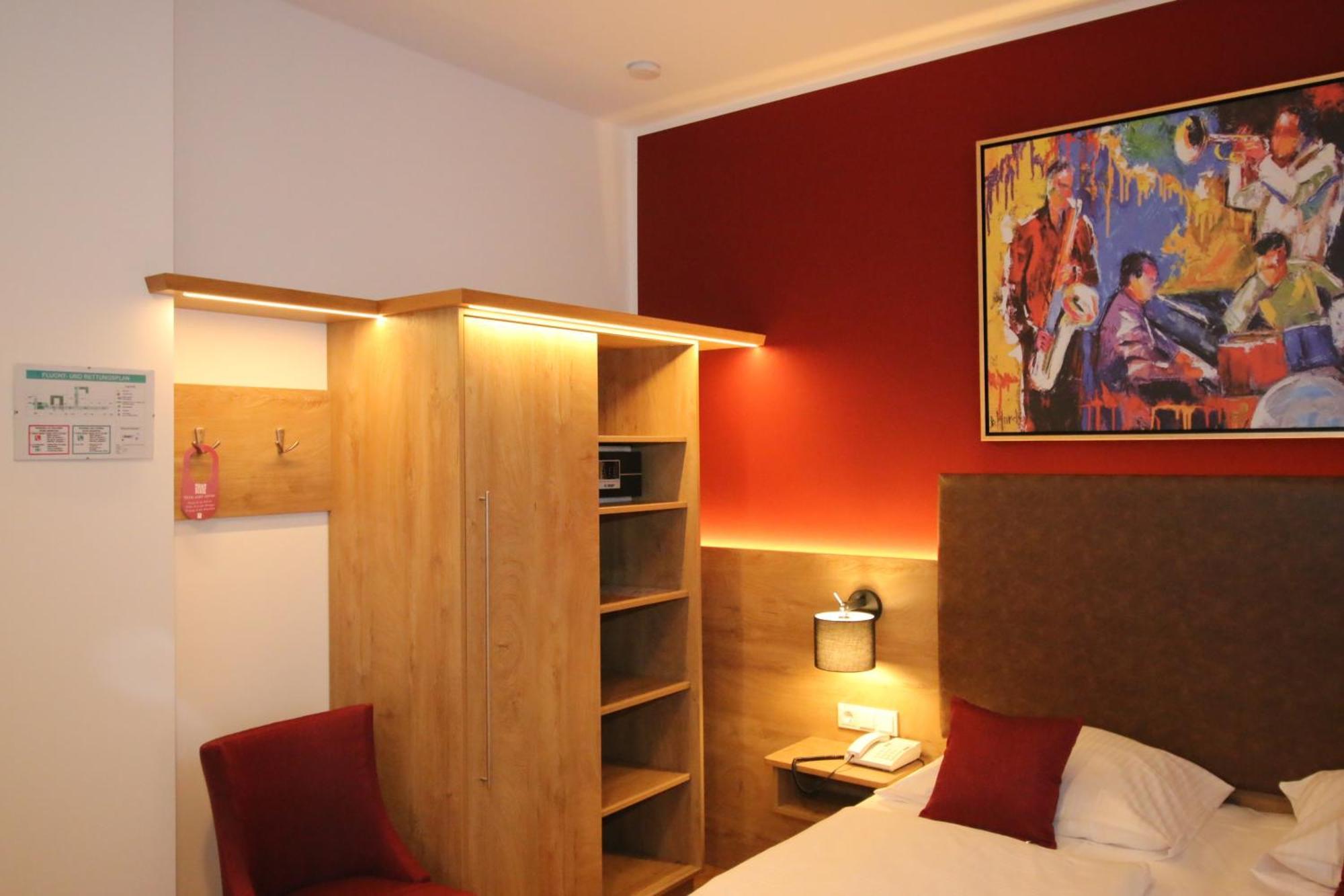 Hotel Trapp 로데스하임암라인 객실 사진